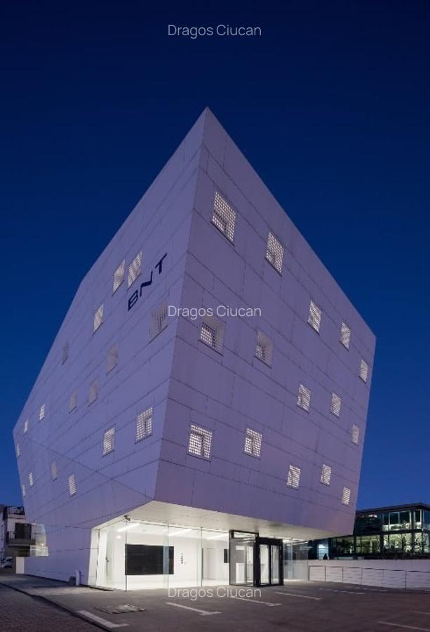 Cladire de birouri - arhitectura exceptionala! - 3
