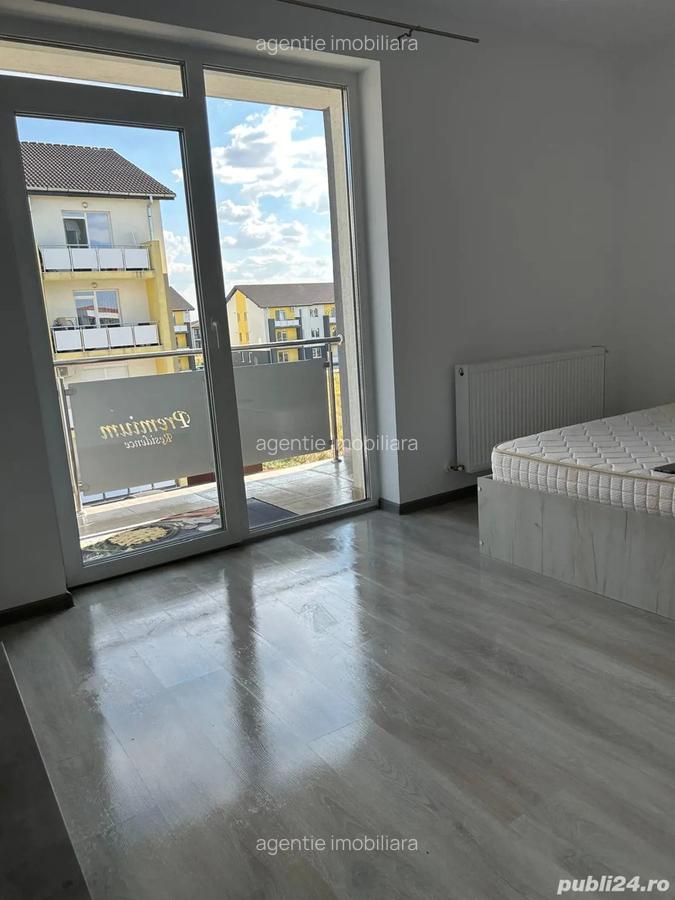 Bloc nou,et II, decomandat, mobilat. - 16