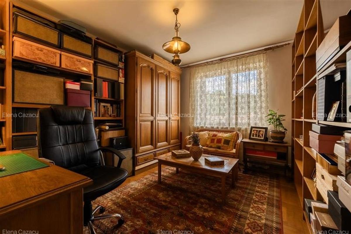 Distinct nivel in vila,5 camere,terase in spectacolul colinei montane,Central,Br - 11