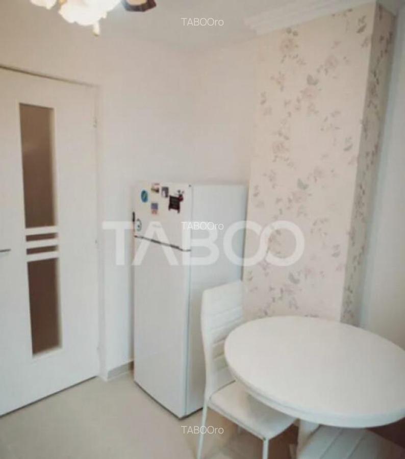 Apartament de vanzare decomandat cu 2 camere situat in Maras - 5