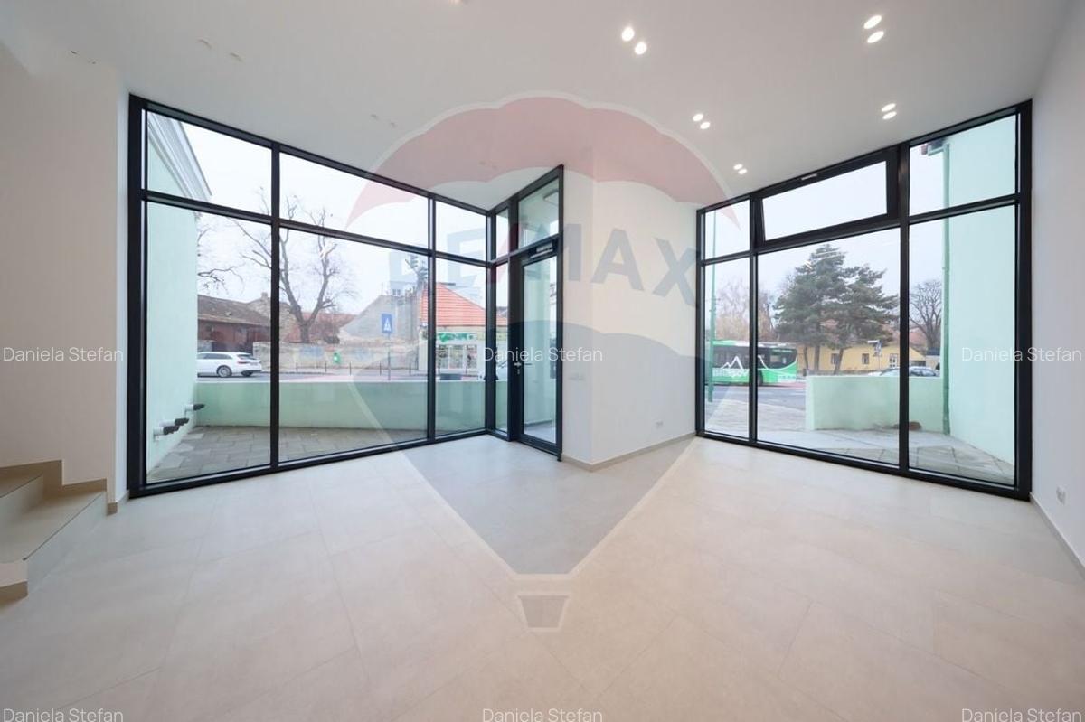 Constructie comerciala P+2 functiuni mixte  - str. Iuliu Maniu - 4