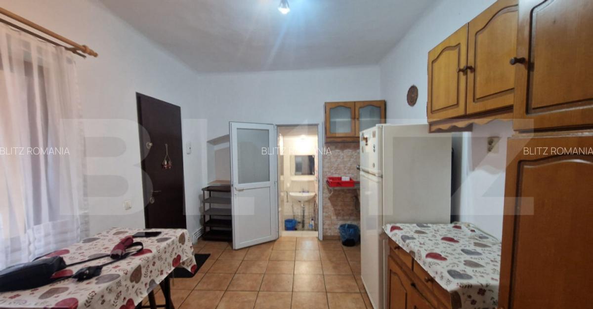 Casa in Centru Istoric, pod, pivnita, mobilata, 40 mp - 6 Casa in Centru Istoric, pod, pivnita, mobilata, 40 mp - 6