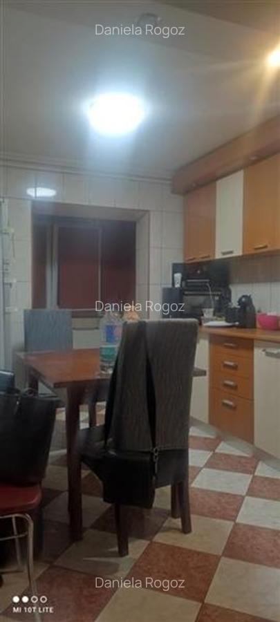 Apartament cu 4 camere decomandat în Fizicienilor - 4