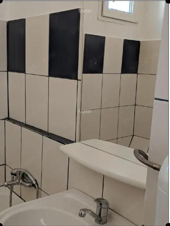 PROPRIETAR vand apartament 2 camere - 4