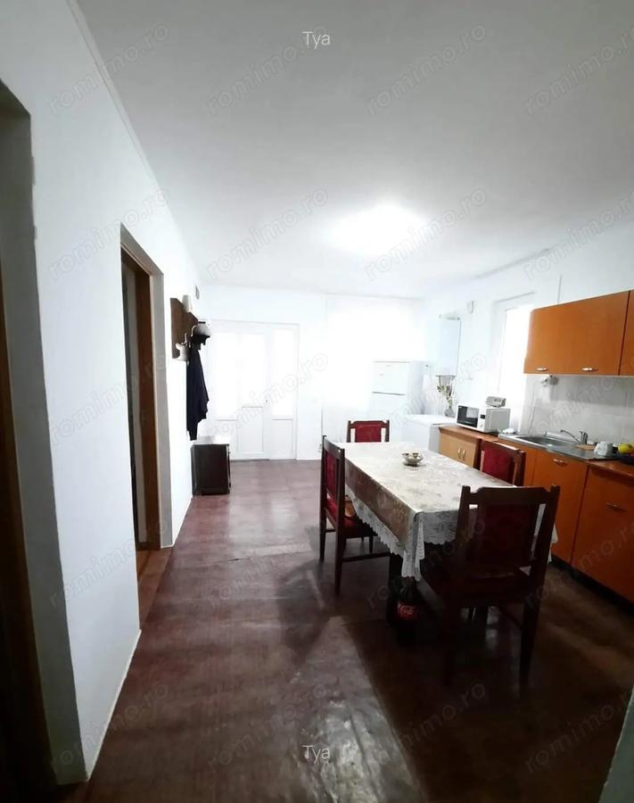 Vindem Casa la Satulung - 6