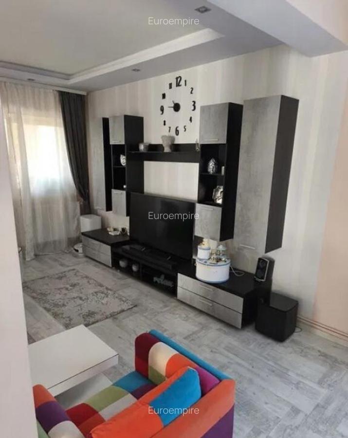 Vila 4 camere P+1E Km 5 - 8