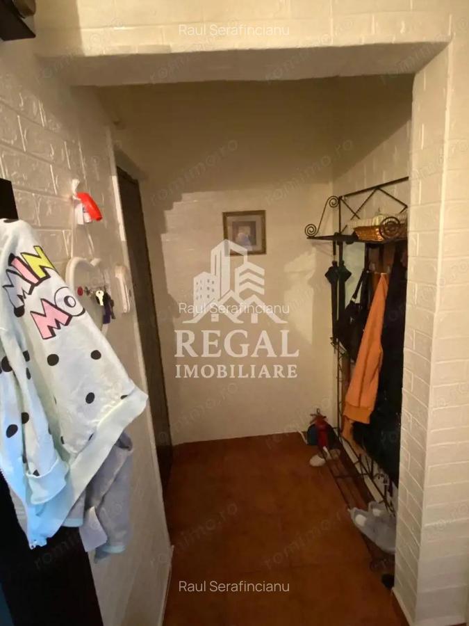 Apartament cu 2 camere semidecomandat Zona Micro 5/2 - 5