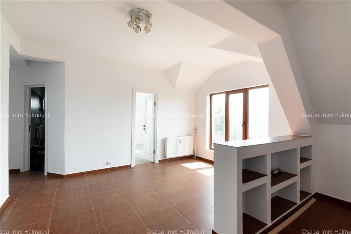 Apartament cu 3 camere decomandat în Cantemir - 1
