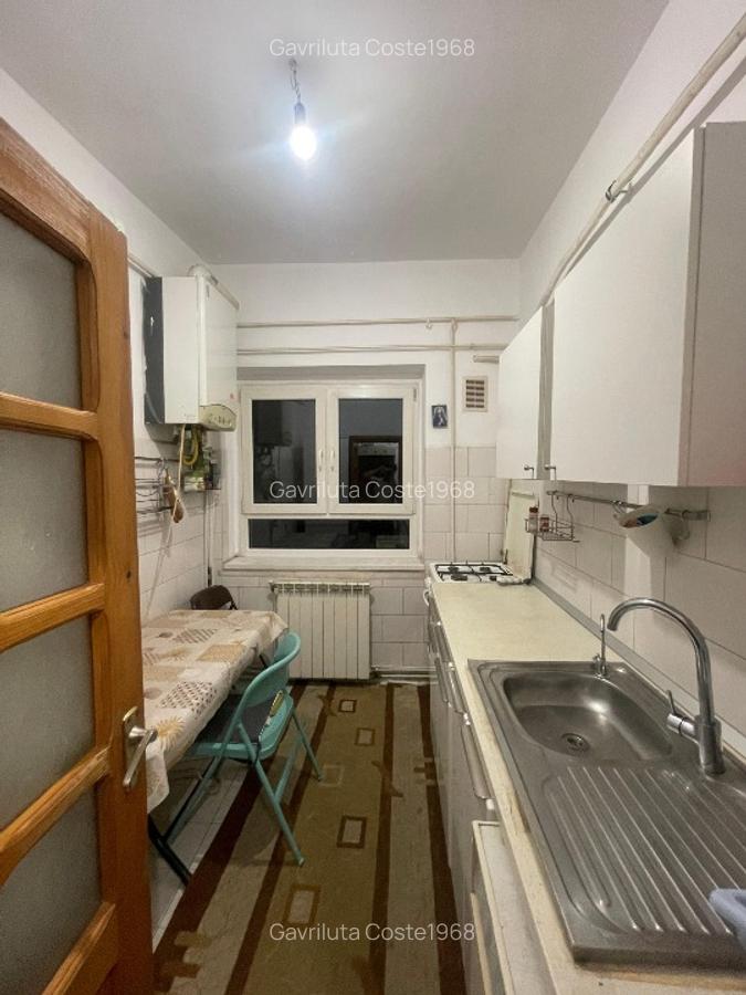 Apartament 2 camera decomandat Piata unirii foarte aproape de umf    pret 370 eu - 2