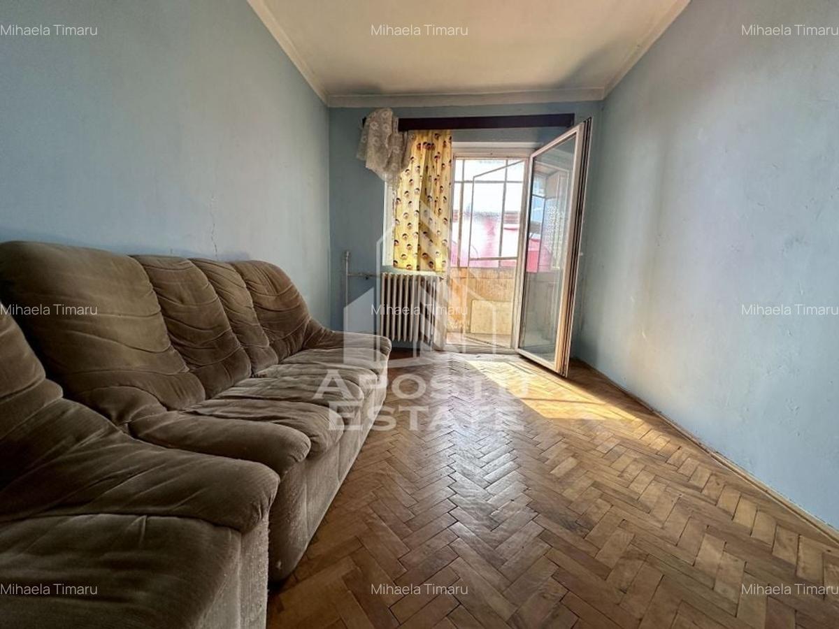 Apartament cu 3 camere decomandat în Dâmbovița - 2