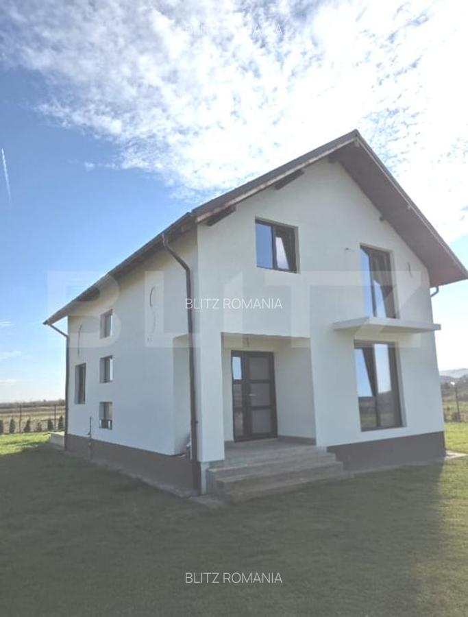 Casa moderna, construita in 2025, cu terasa si priveliste – la 6 km de Targovist - 2