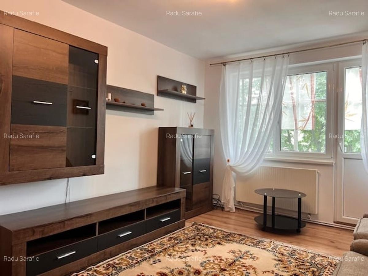 Ap 3 camere  et 2 central  bD Vasile Milea politie cu balcon - 7