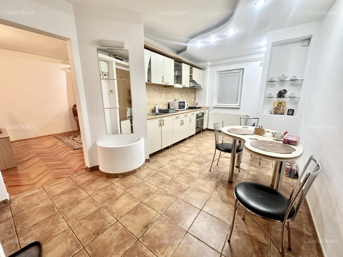 Apartament cu 3 camere la parter- Zona Spitalul Judetean - 1