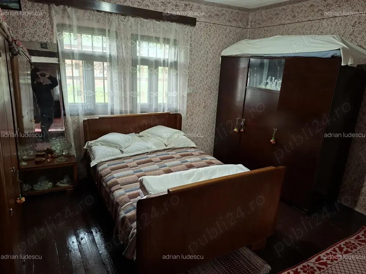 Casa tradi?ionala renovata + 4500 mp teren + livada, anexa, beci - 5