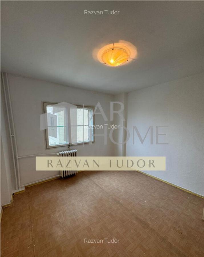 Apartament 3 camere , Pta Mihai Viteazul , zona centrala, Pl - 3 Apartament 3 camere , Pta Mihai Viteazul , zona centrala, Pl - 3