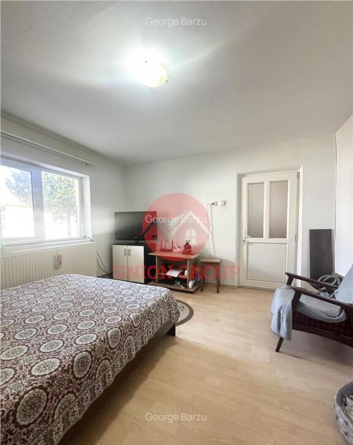Casa cu Potential Multiplu, Pretabila Pentru Doua Familii sa - 17