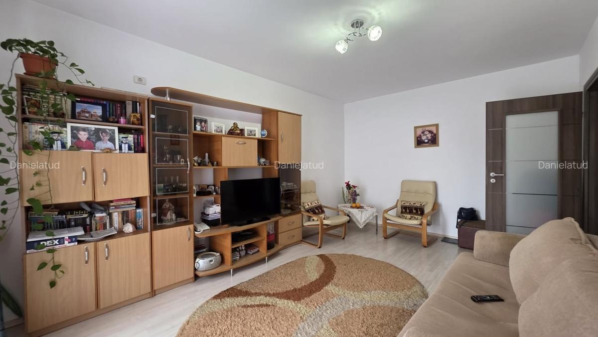 Vanzare garsoniera in Dobroiesti etajul 1/4 cu lift - 10