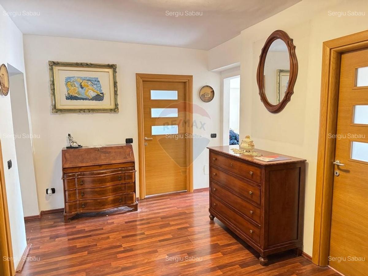 Apartament cu 4 camere de vanzare,Strada Crangului Nr. 11, zona Balta - 4