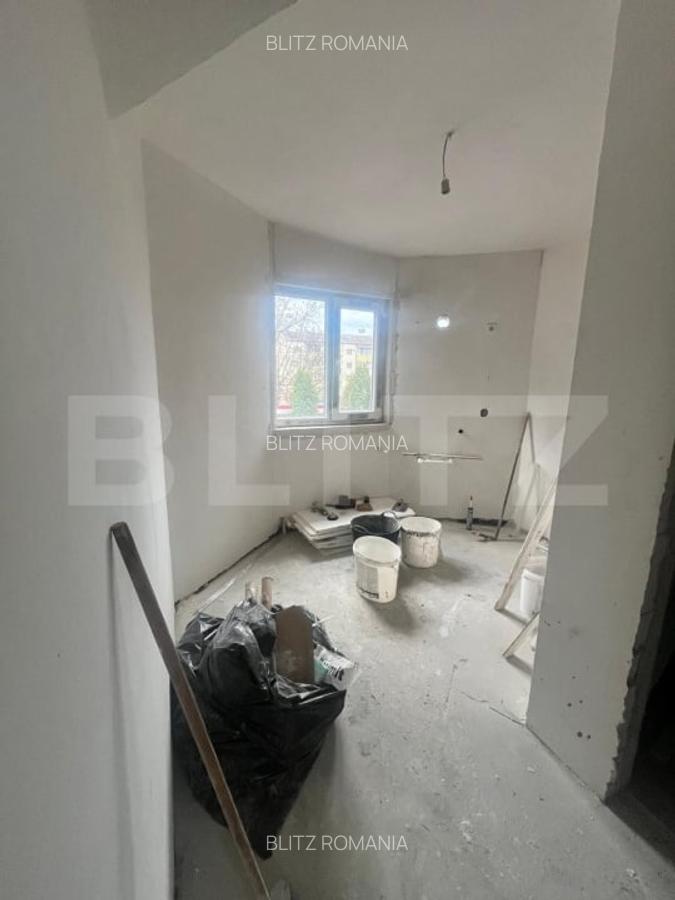 Apartament cu o camera, 25 mp, semifinisat, zona Piata Decebal - 1