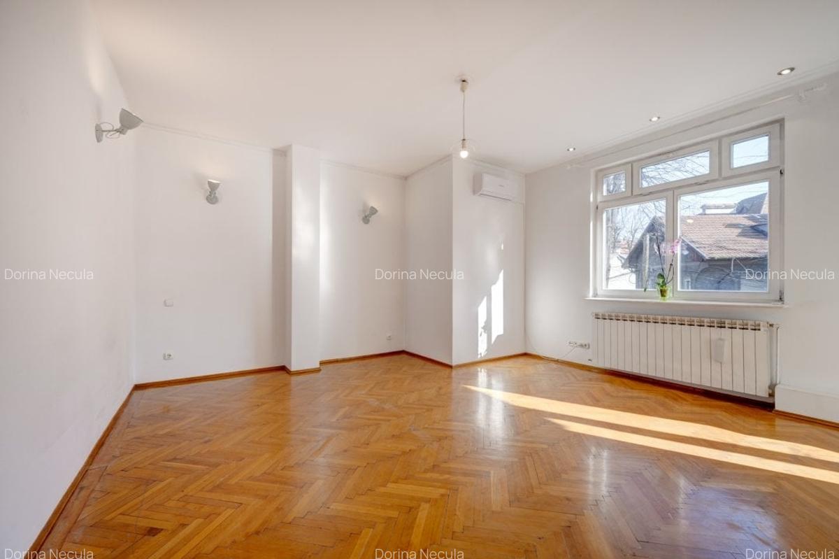 Vila cu arhitectura distincta, 7 camere, renovata, intr-o locatie exclusivista - 28