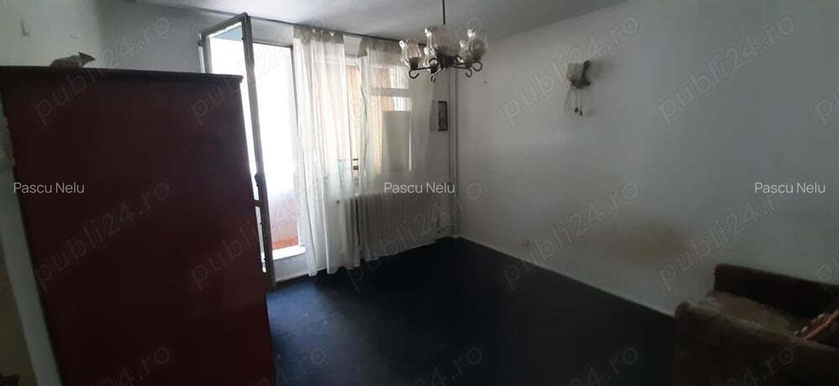 Inchiriez apartament 3 camere - 2