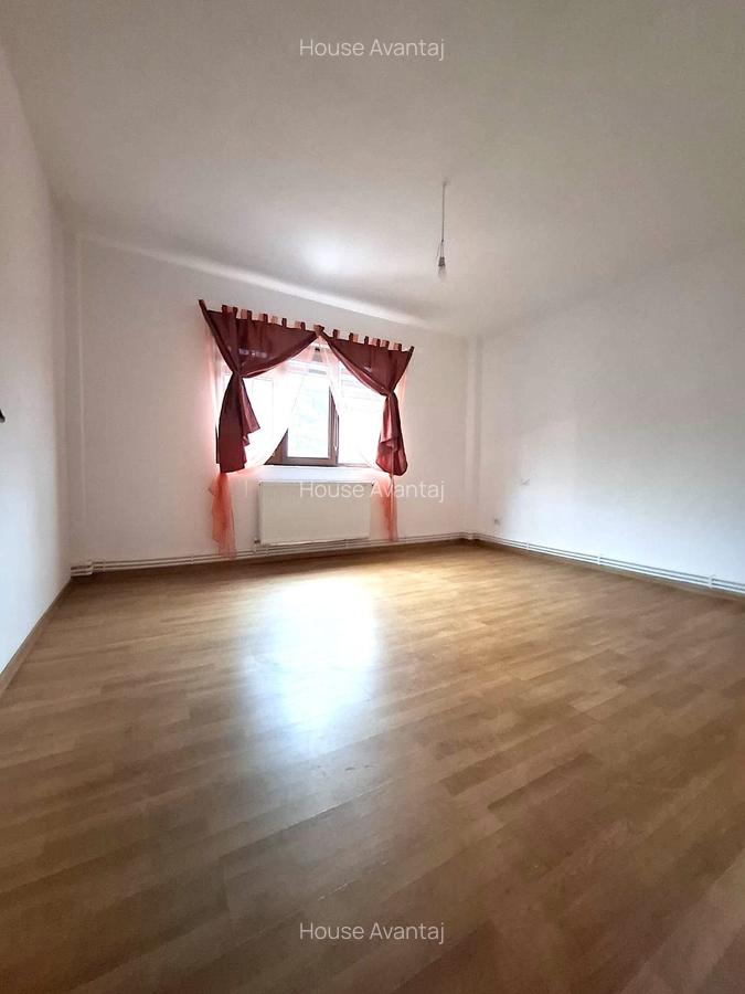 Apartament 3 Camere Ultracentral ,etaj 1 , garaj si boxa - 6