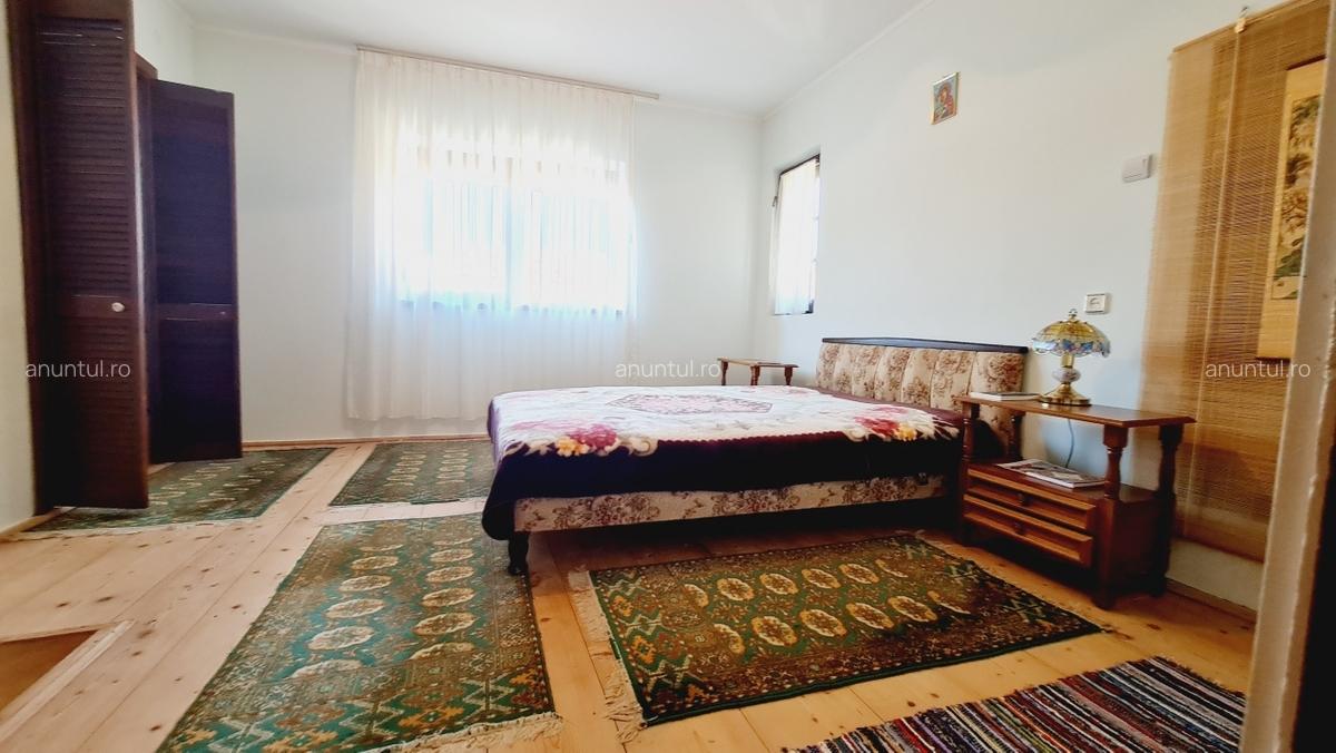 Casa langa padure si livada, zona linistita aproape de Targoviste - 11