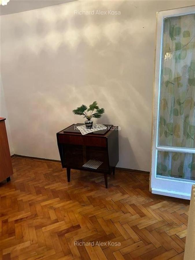 Apartament cu 3 camere semidecomandat în Valenta - 3