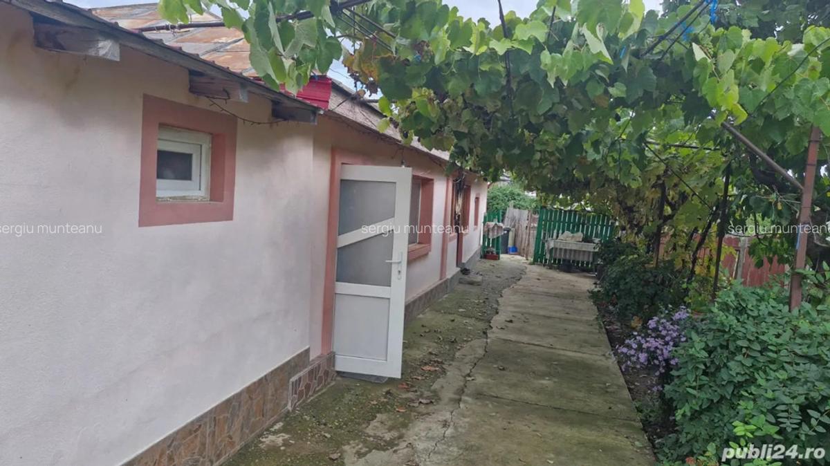 2 case vanzare obrejita - 2