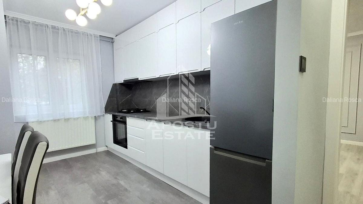 Apartament 3 camere, decomandat, parter zona 300 - 9