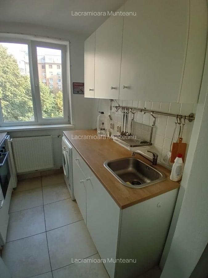 Piata Romana , 2 minute metrou , Bd Magherul stradal - 10 Piata Romana , 2 minute metrou , Bd Magherul stradal - 10