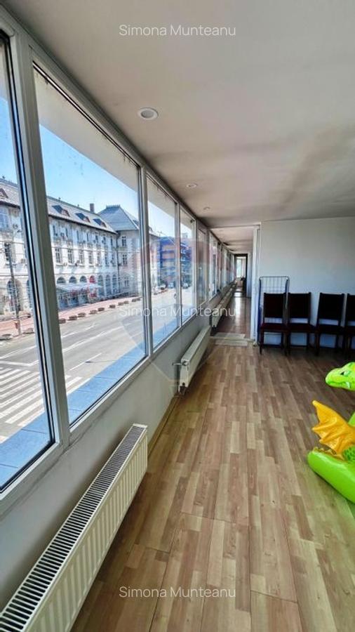Apartament cu 6 camere circular, mobilat în Faleză - 9