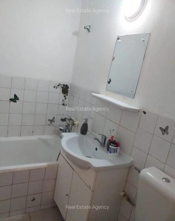 1 camera in zona Lipovei - 3
