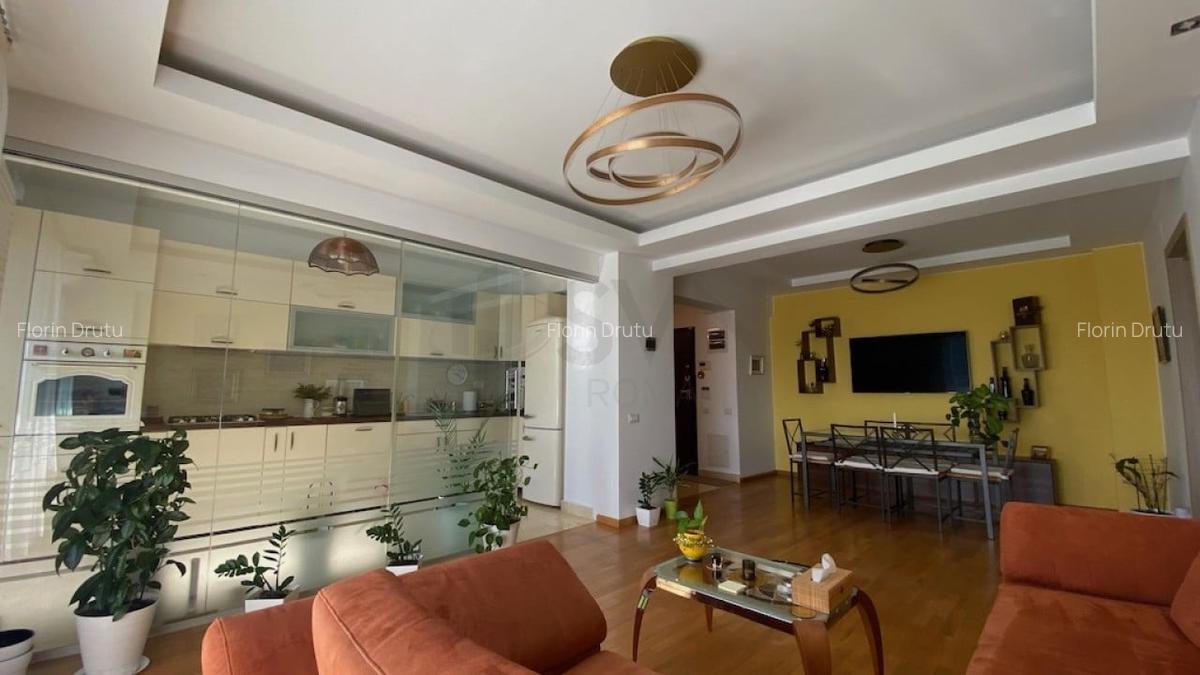 Apartament cu 3 camere semidecomandat în Sisești - 1