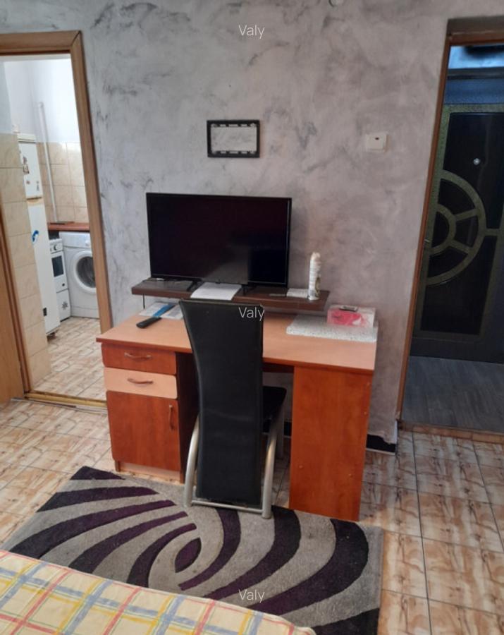 Ofer inchiriere garsoniera ultracentral parter Pitesti - 5 Ofer inchiriere garsoniera ultracentral parter Pitesti - 5