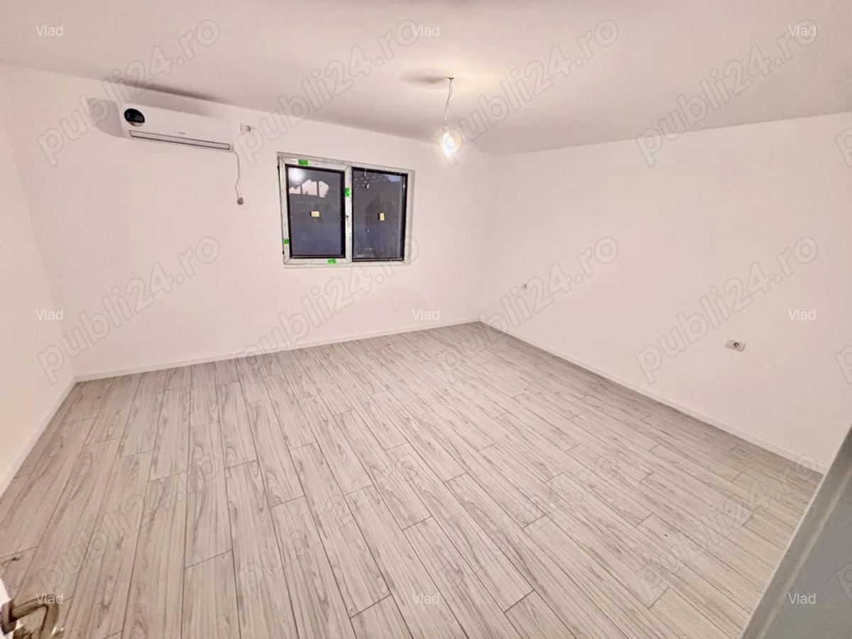 Vand casa 3 camere 2 bai , 1 balcon, 1 terasa , 2 locuri parcare , 2 aer conditionat - 8