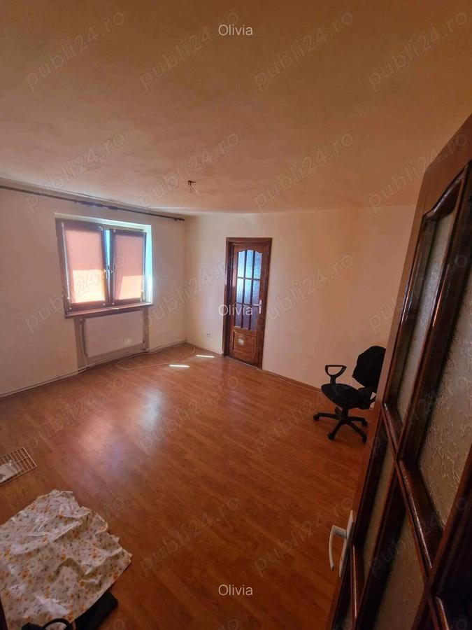 Apartament de vanzare - 4