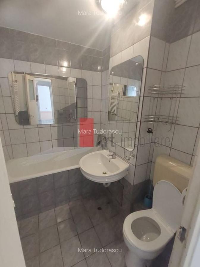 Vânzare apartament decomandat 3 camere cu centrală - Str. Baciului - 20