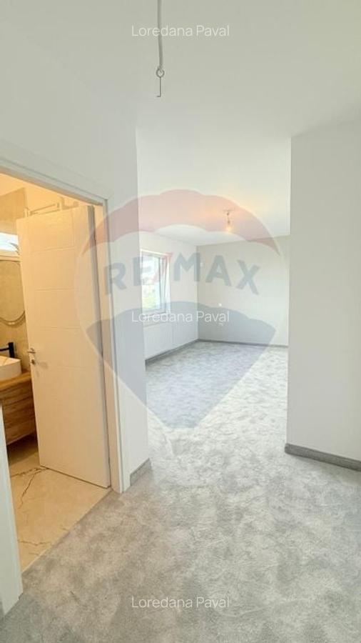 De vanzare Casa / Vila cu 4 camere - 21