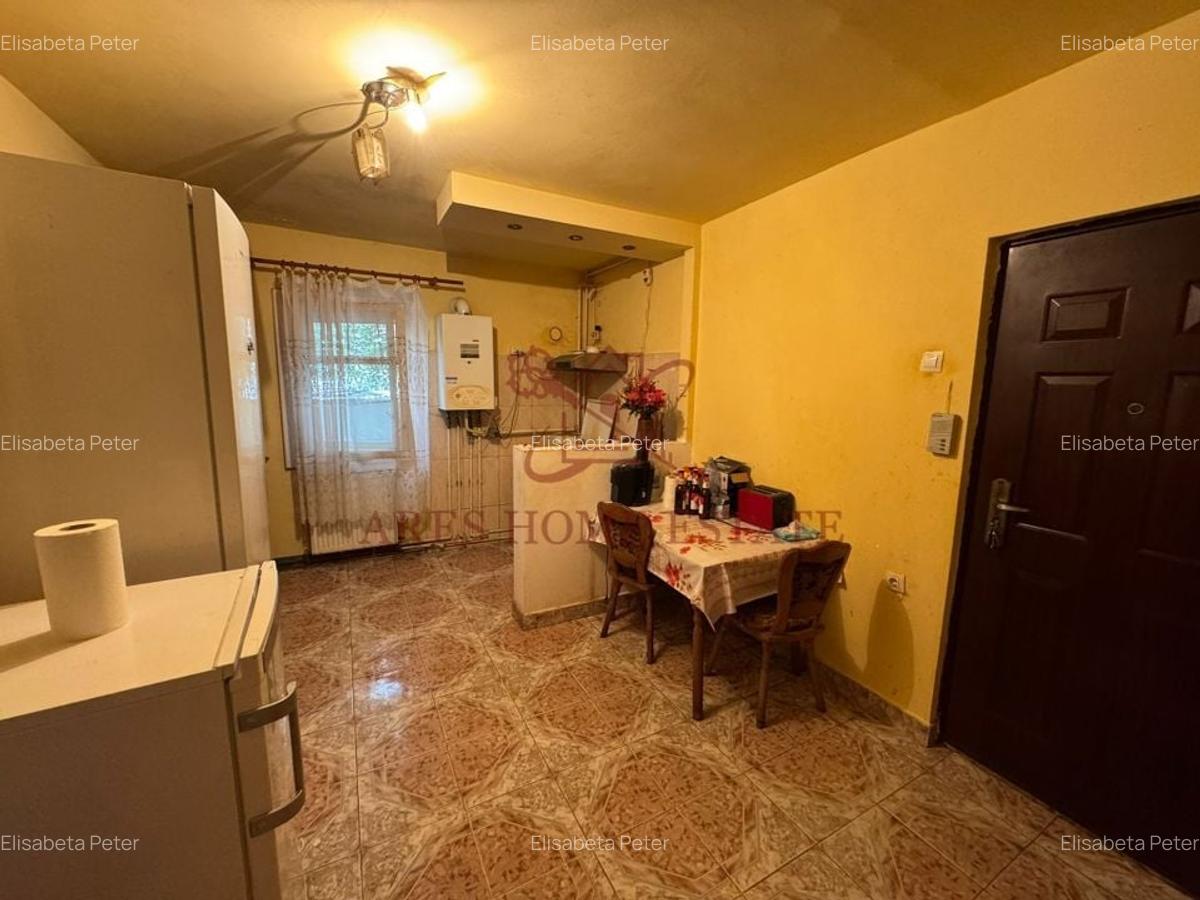 Decomandat. Centrala proprie. Langa Nora. 2 bai. Garaj. - 3