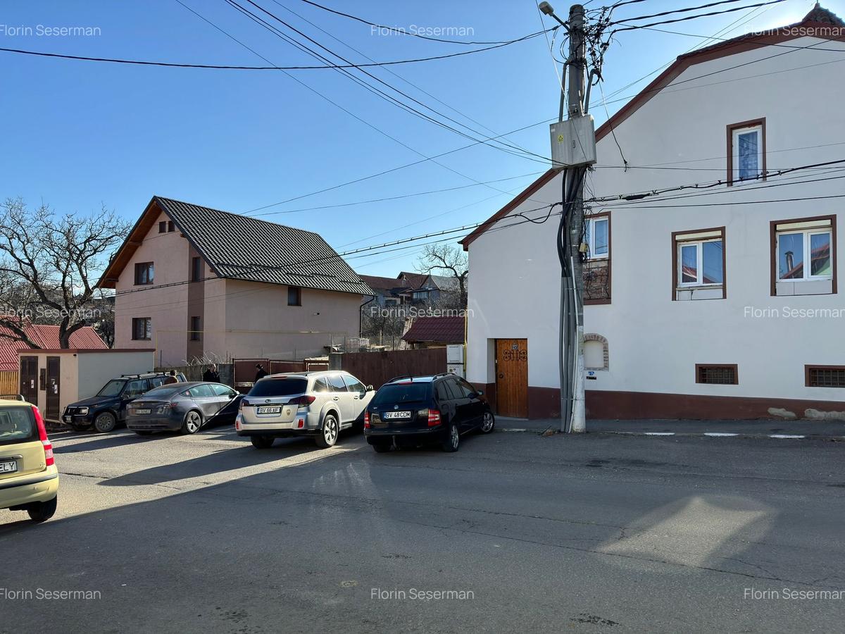 Casă cu 6 camere în Codlea - 1