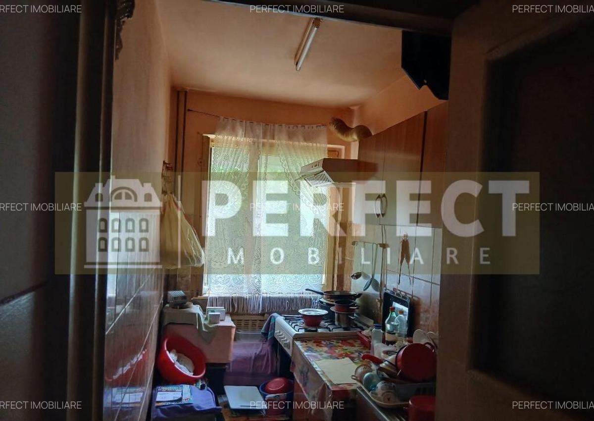 Apartament 2 camere, et.2/4 -Zarandului - 40.000 euro - 6