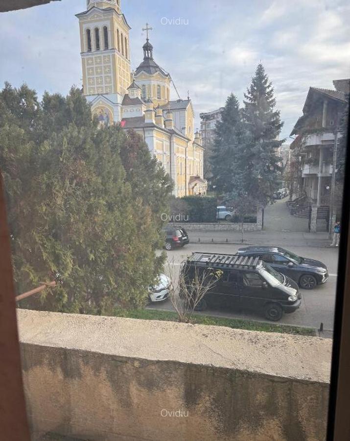 Inchiriez spatiu comercial in Deva, zona A. Iancu (Catedrala), etaj 1 - 4