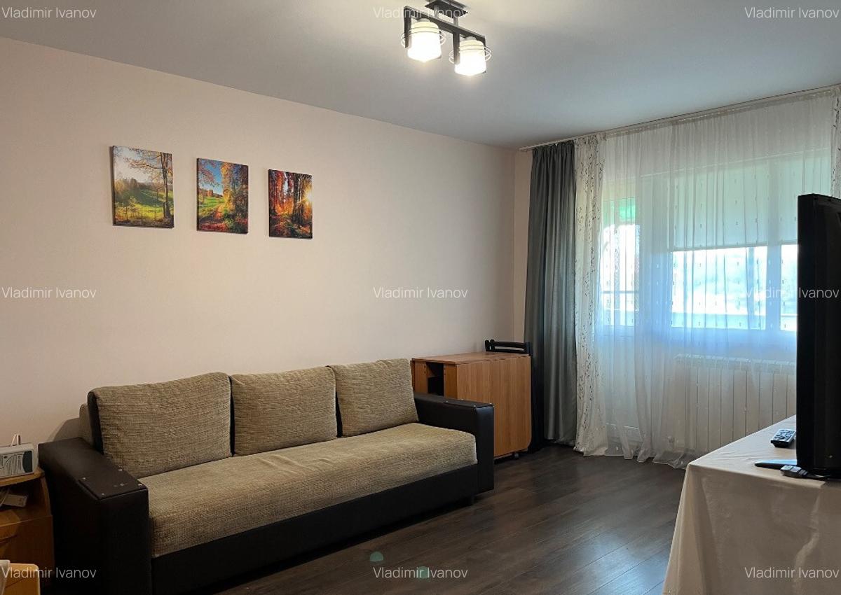 Apartament spa?ios 3 camere + 2 balcoane, zona turnuri Pacii Etaj 9/10 - 3