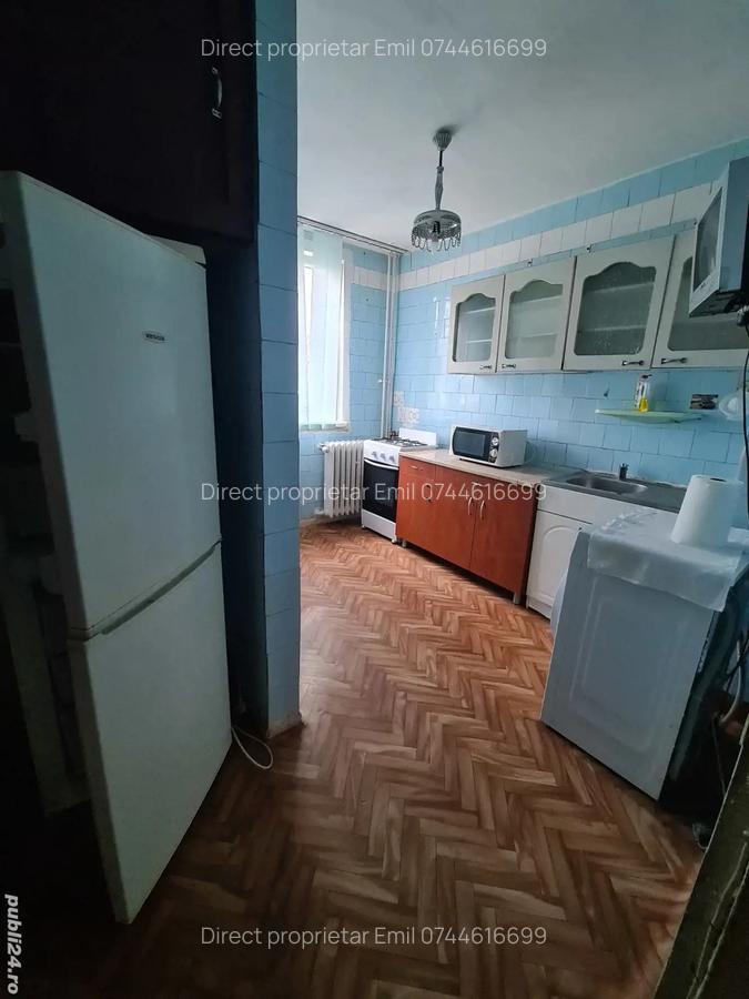 Vand apartament 2 camereetj.3 din 4.tel. - 3