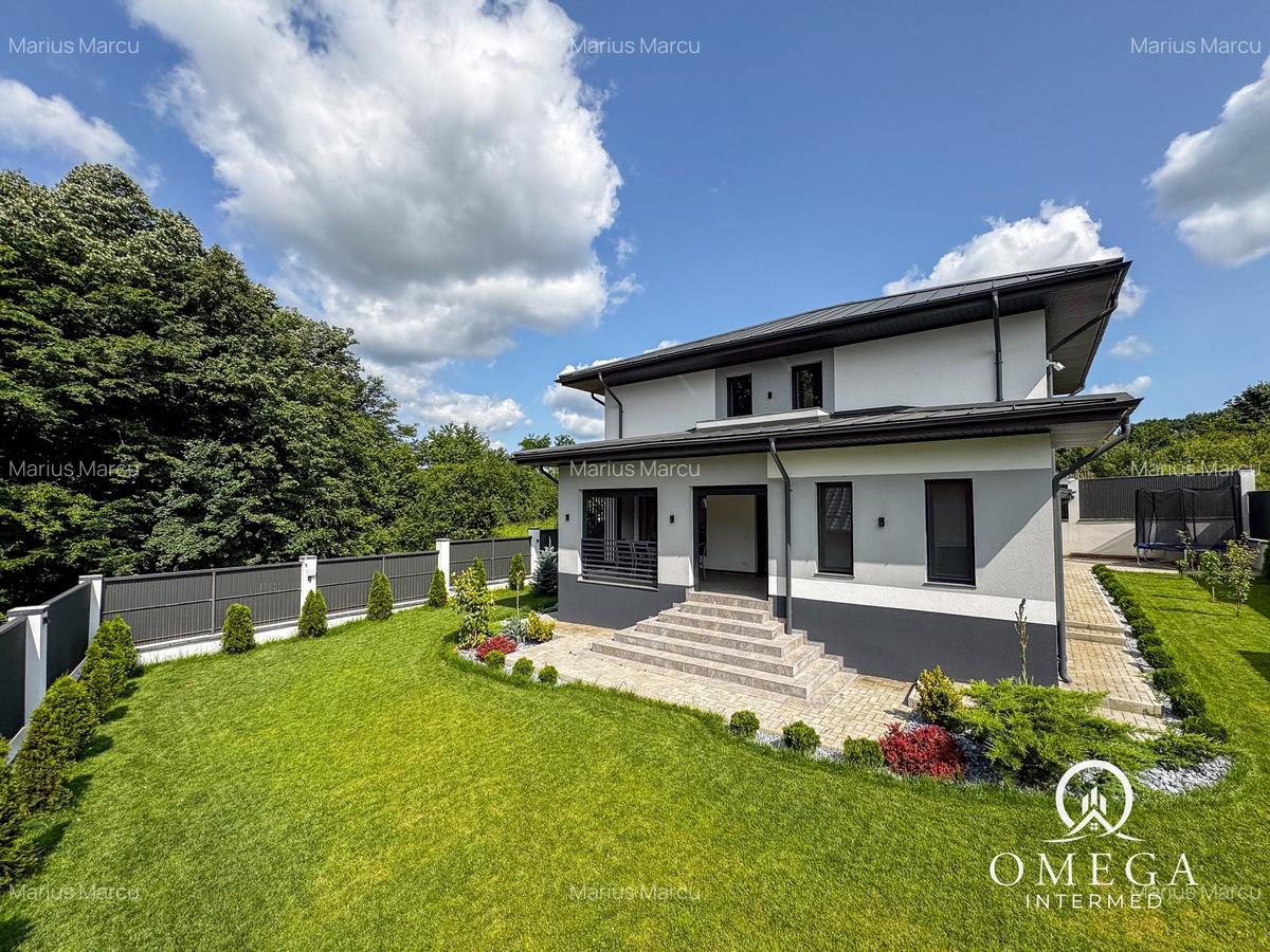 Vila moderna Bucium  Barnova  Pret: 299.500 euro - 3