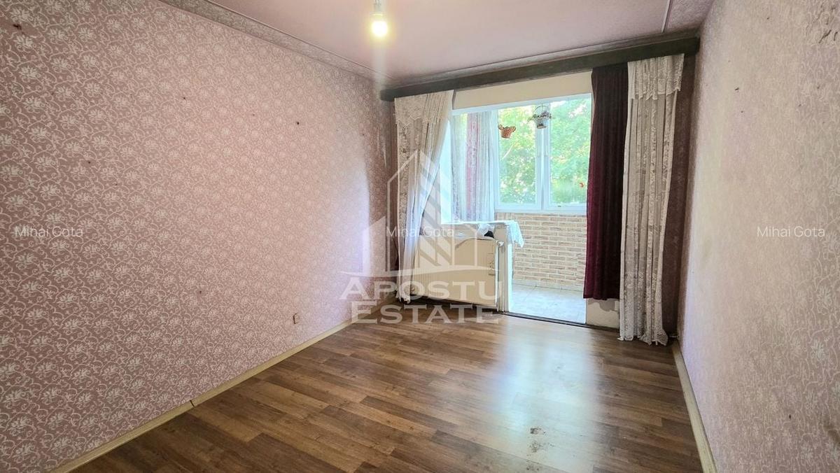 Apartament cu 4 camere, etaj intermediar, centrala proprie, zona Dacia - 3