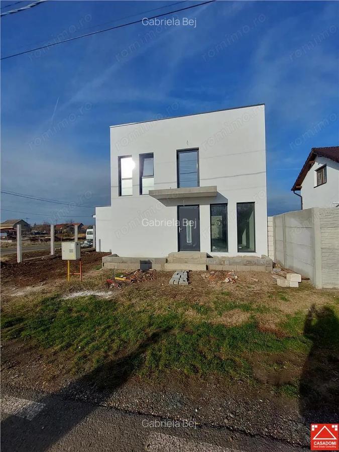 Casa noua cu piscina in Fantanele - 12