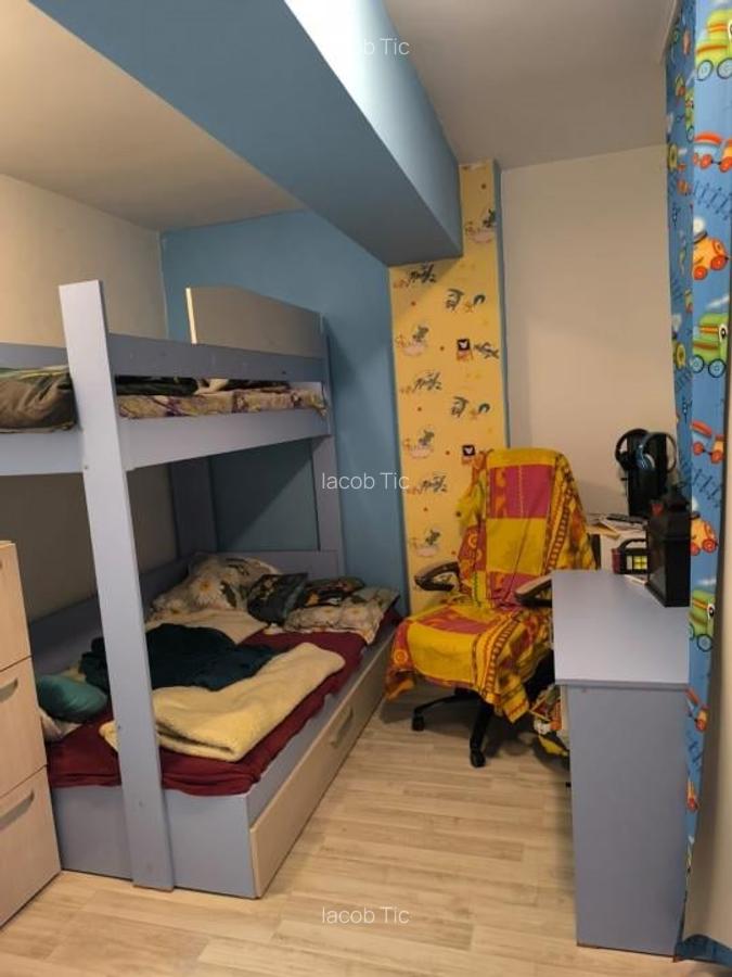 Apartament cu 3 camere decomandat în Nufărul - 9
