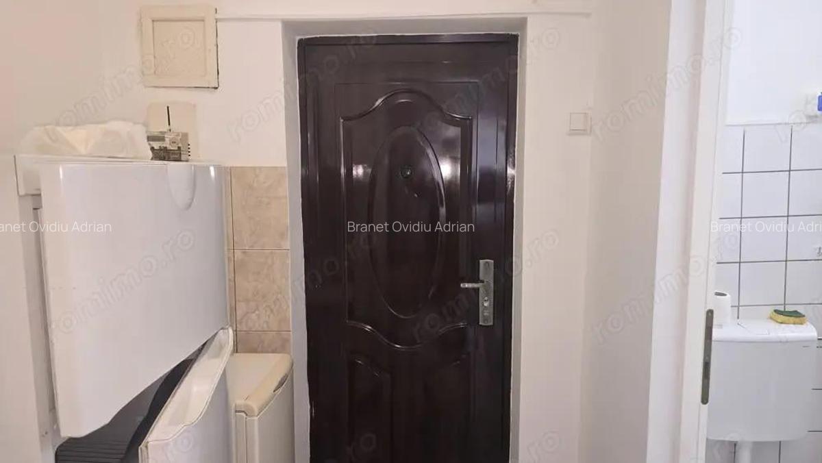 Vand garsoniera in Deva, zona Progresul, parter, bloc de 3 etaje, izolat exterior, mobilata - 2